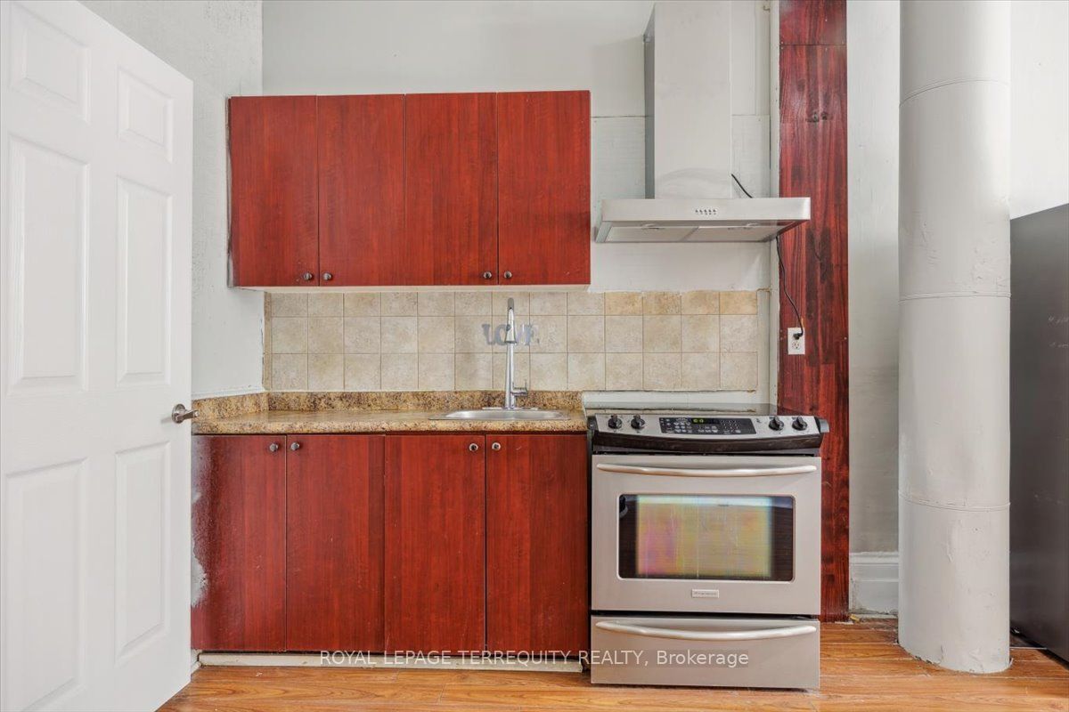164 Main Street N Flat #1 Property Photo 8