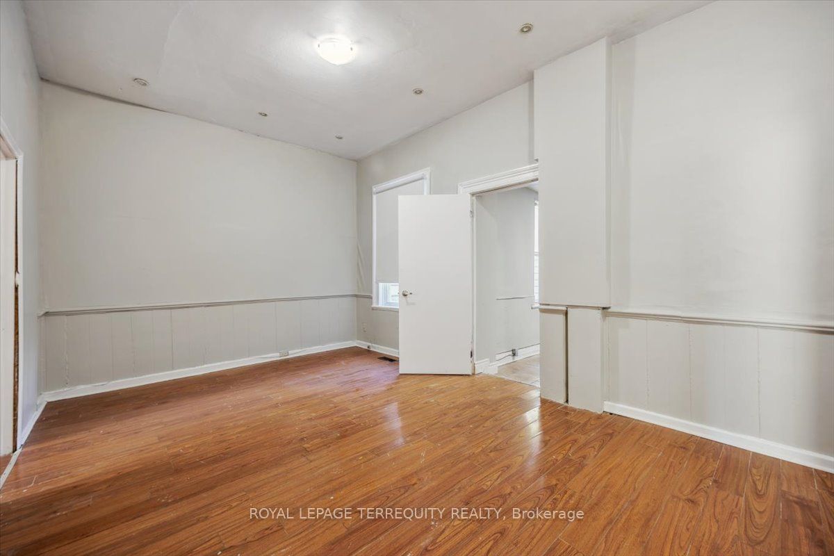 164 Main Street N Flat #1 Property Photo 13