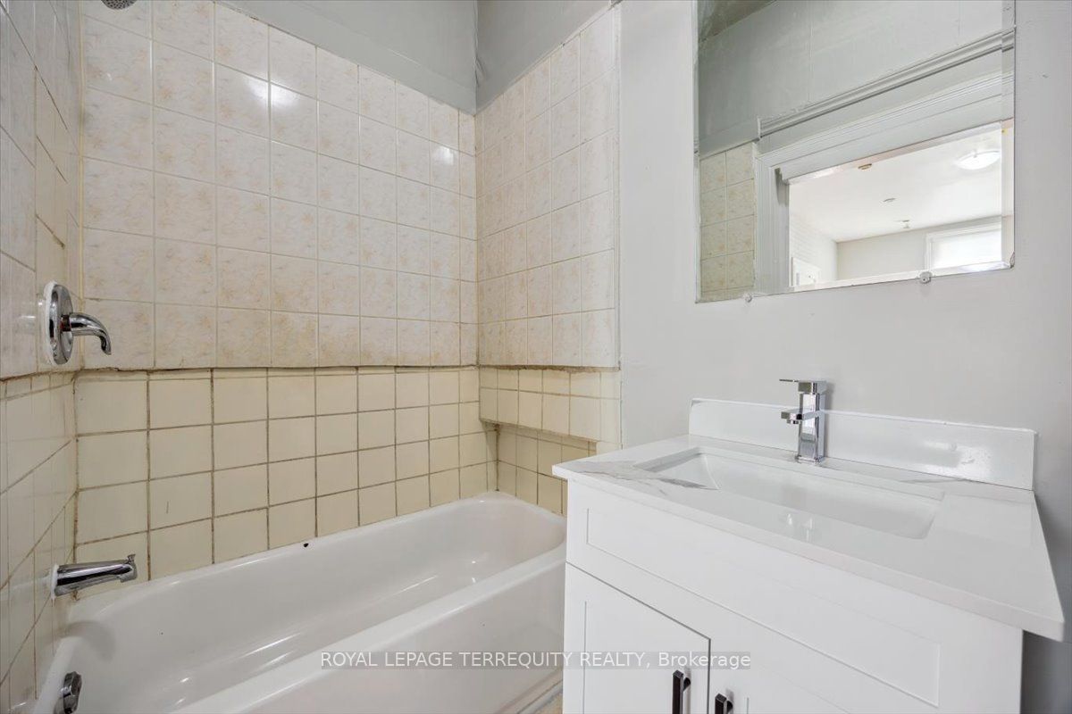 164 Main Street N Flat #1 Property Photo 15