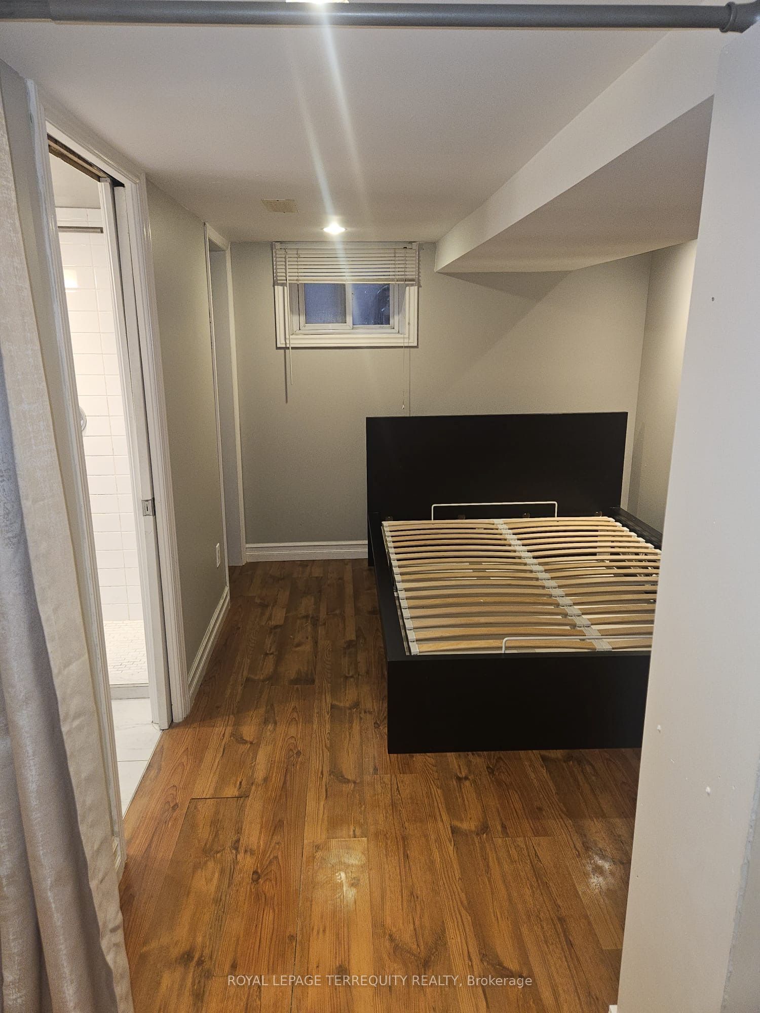 2 Golden Avenue Basement Property Photo 4