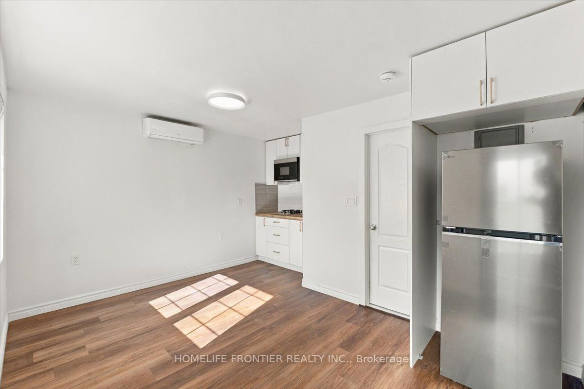 99 Regent Road Unit 4 Property Photo 3