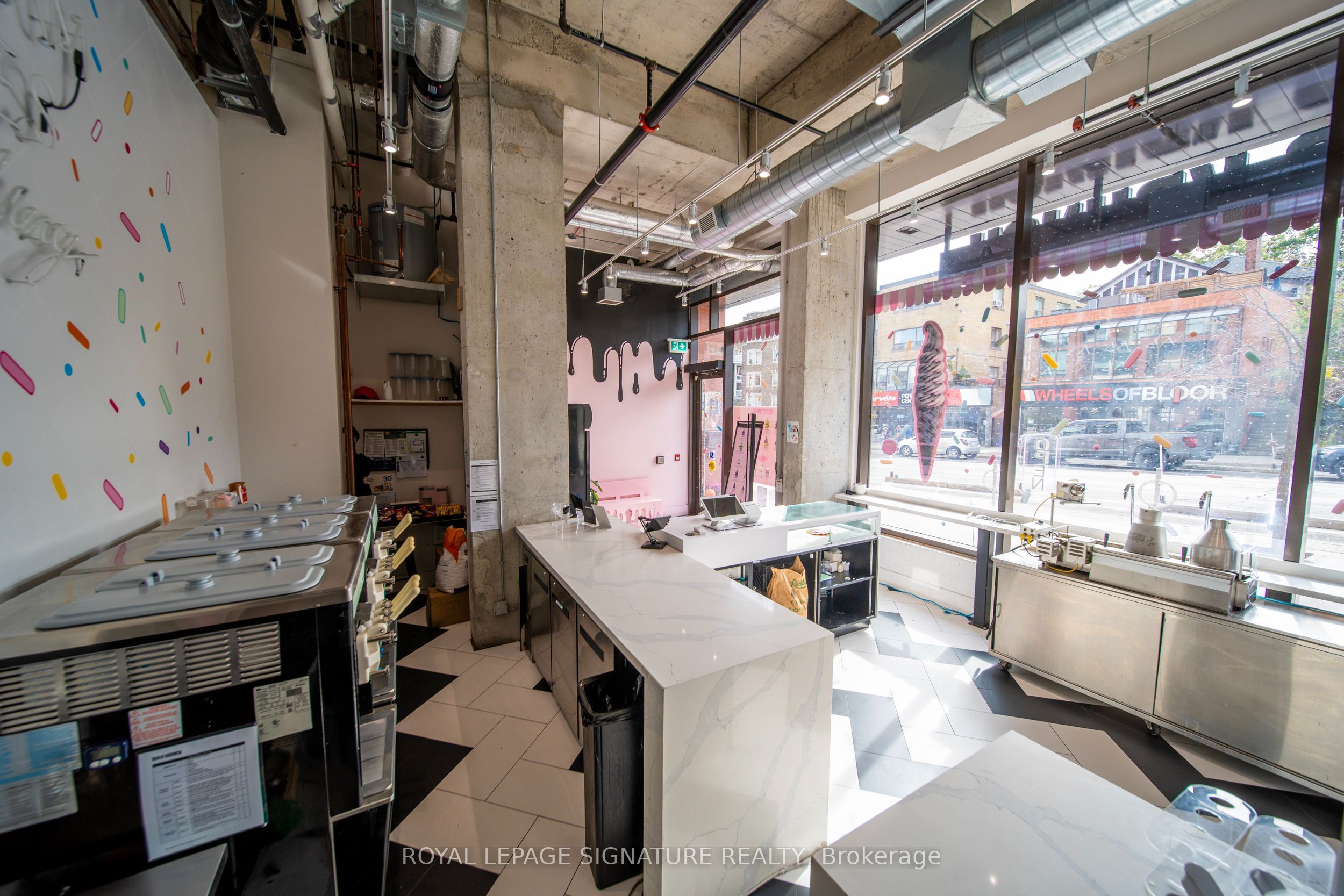 2114 Bloor Street W Unit A Property Photo 8