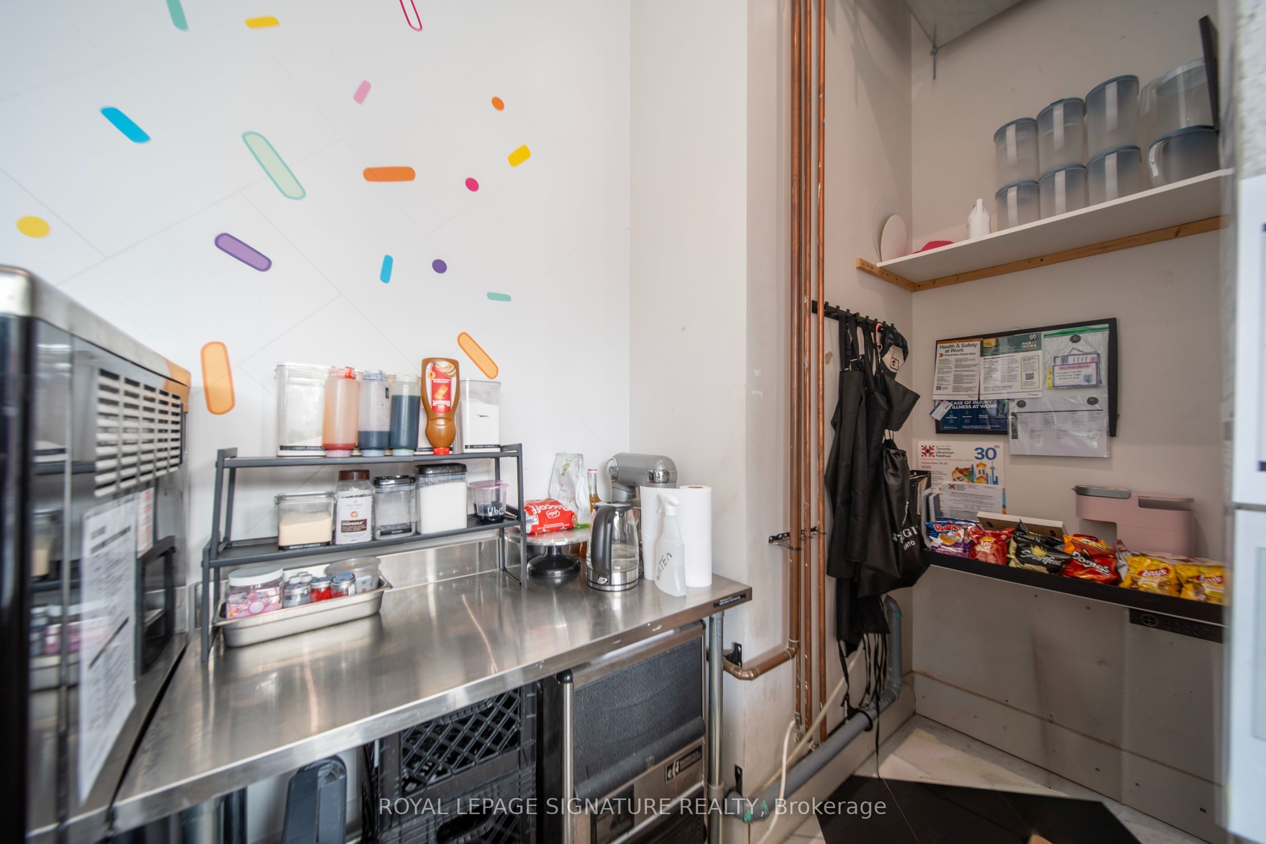 2114 Bloor Street W Unit A Property Photo 10