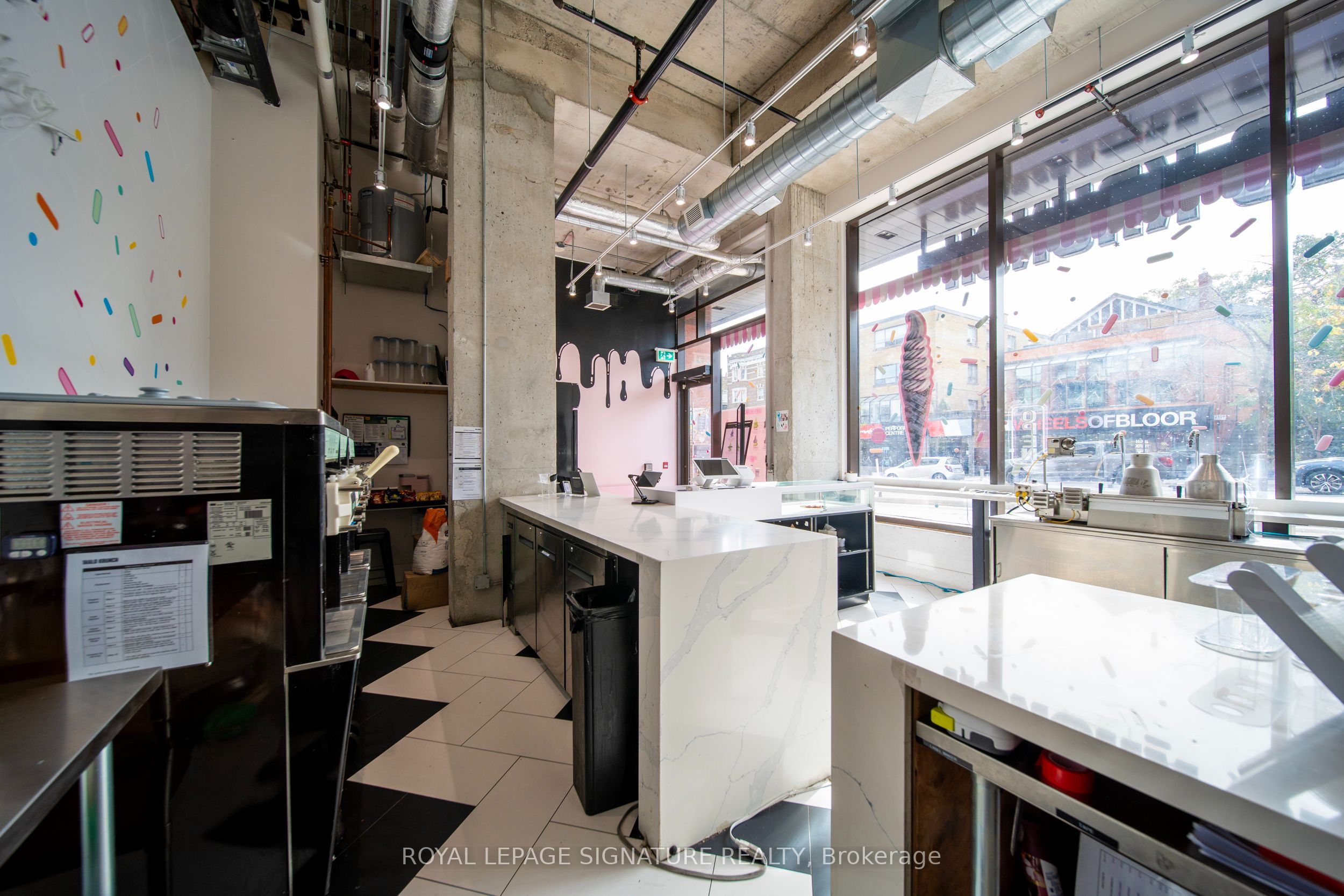 2114 Bloor Street W Unit A Property Photo 11