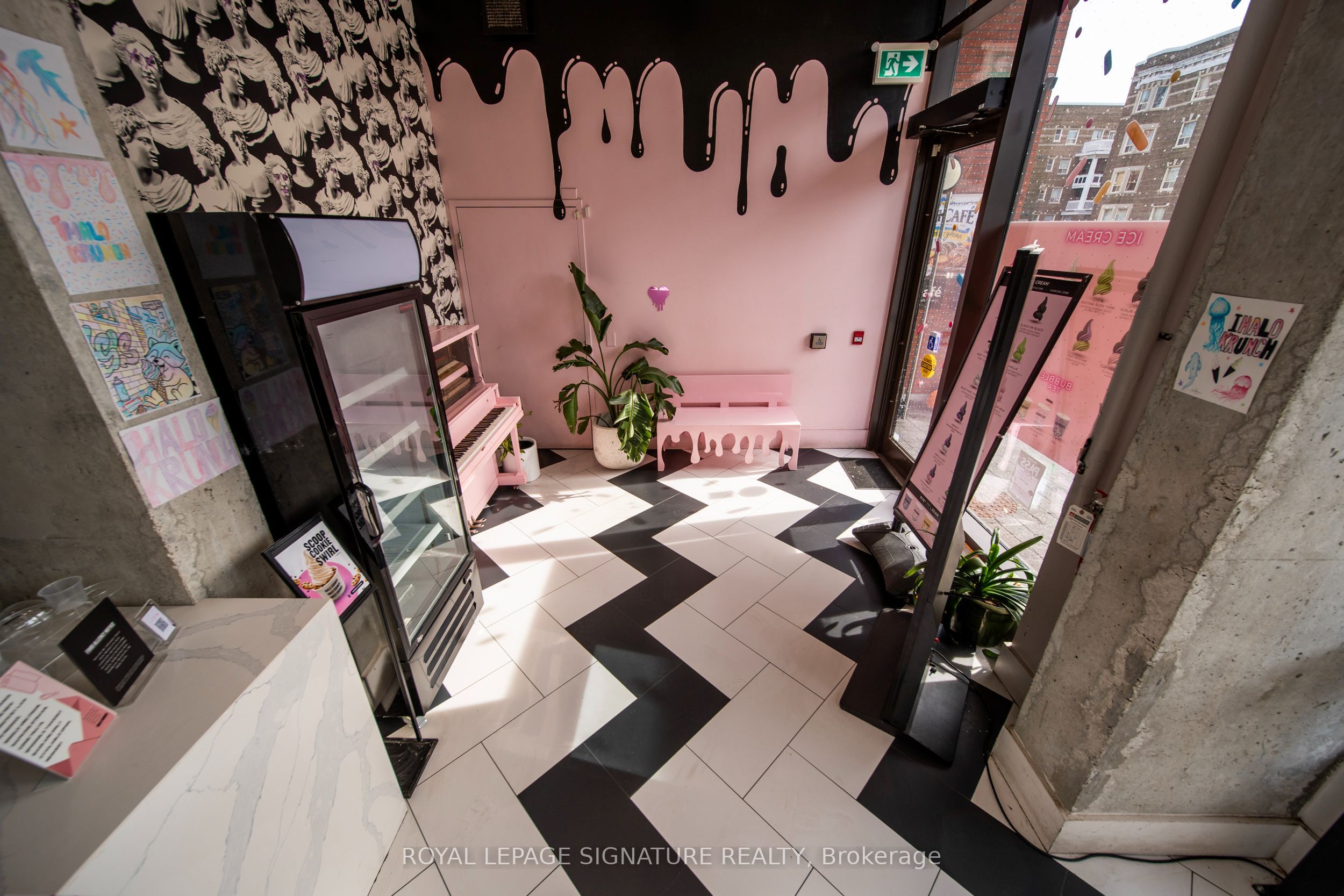 2114 Bloor Street W Unit A Property Photo 14