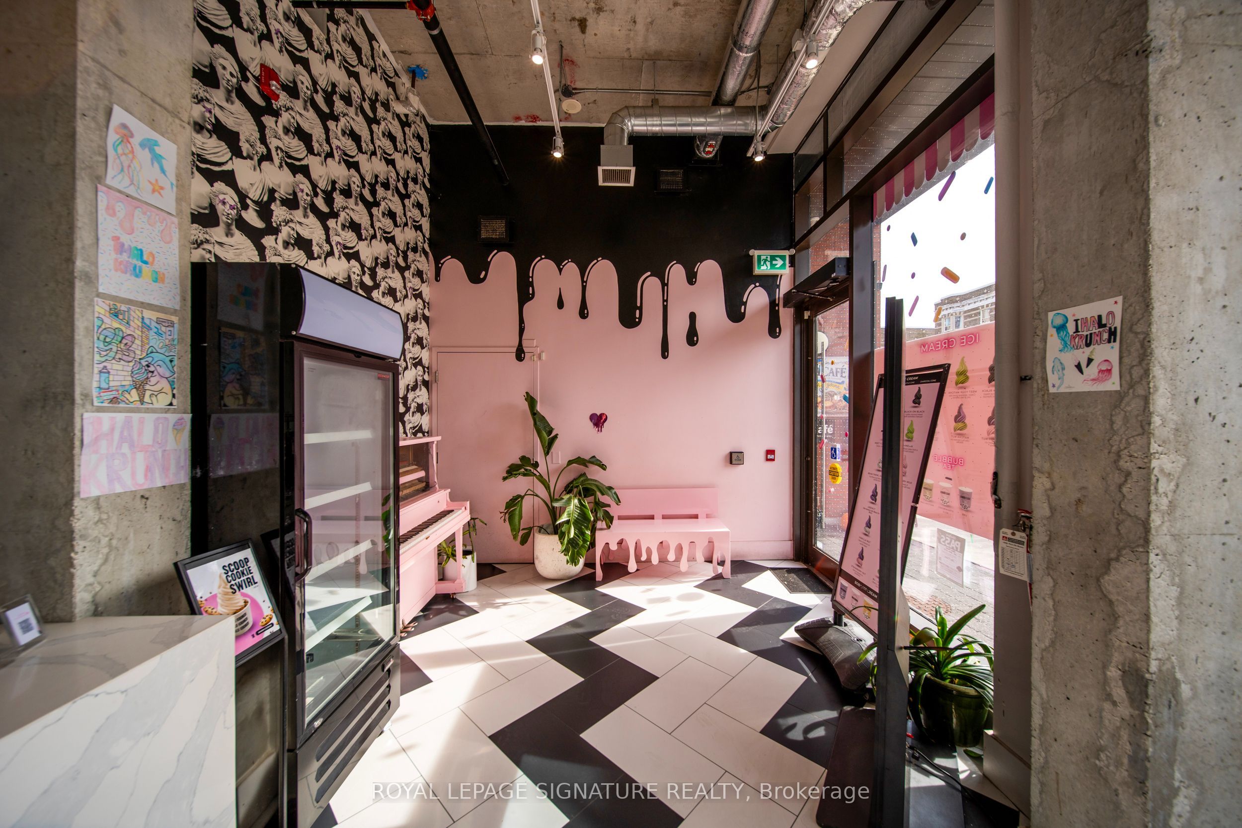 2114 Bloor Street W Unit A Property Photo 15