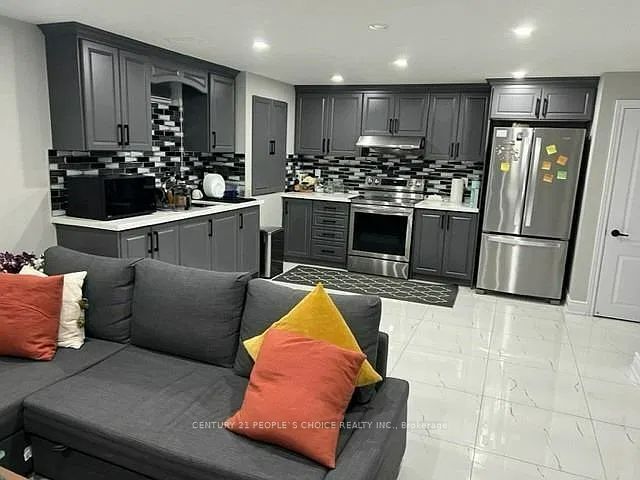 565 Dougall Avenue Property Photo 3