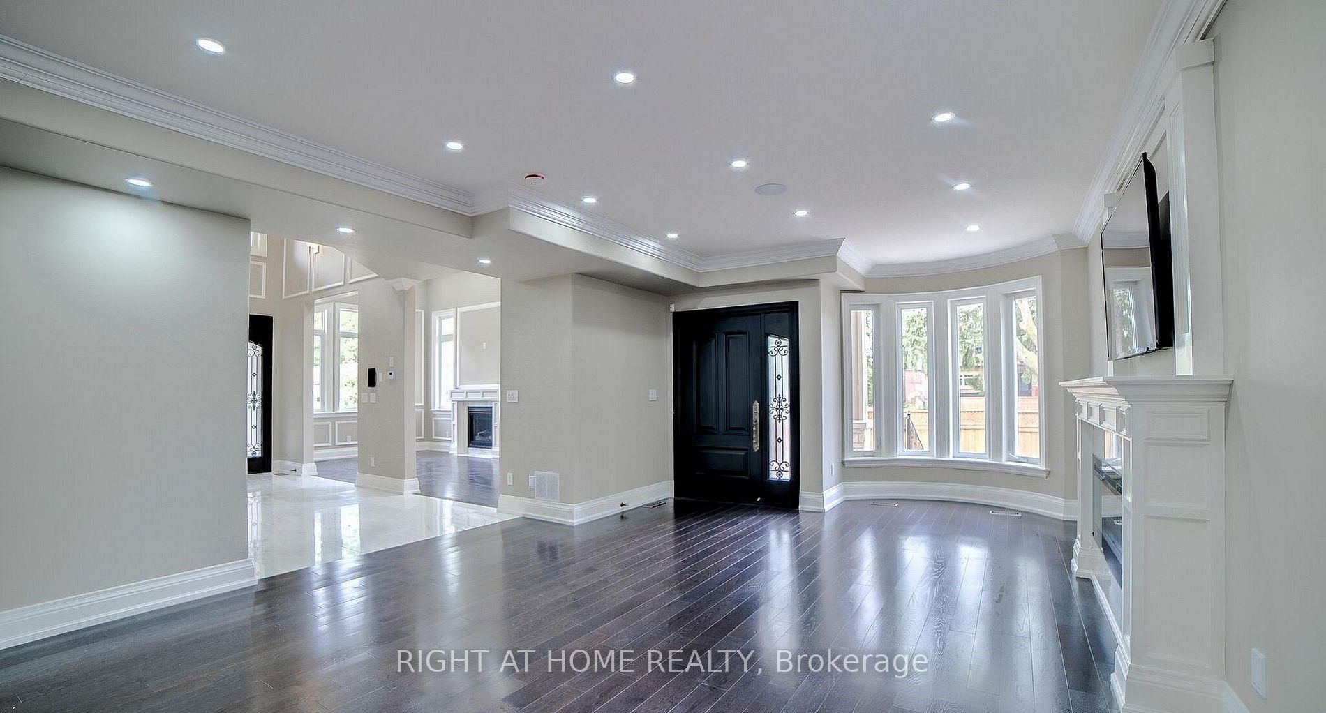 53 Eaglewood Boulevard Property Photo 6