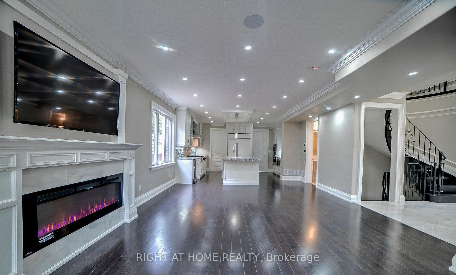 53 Eaglewood Boulevard Property Photo 10
