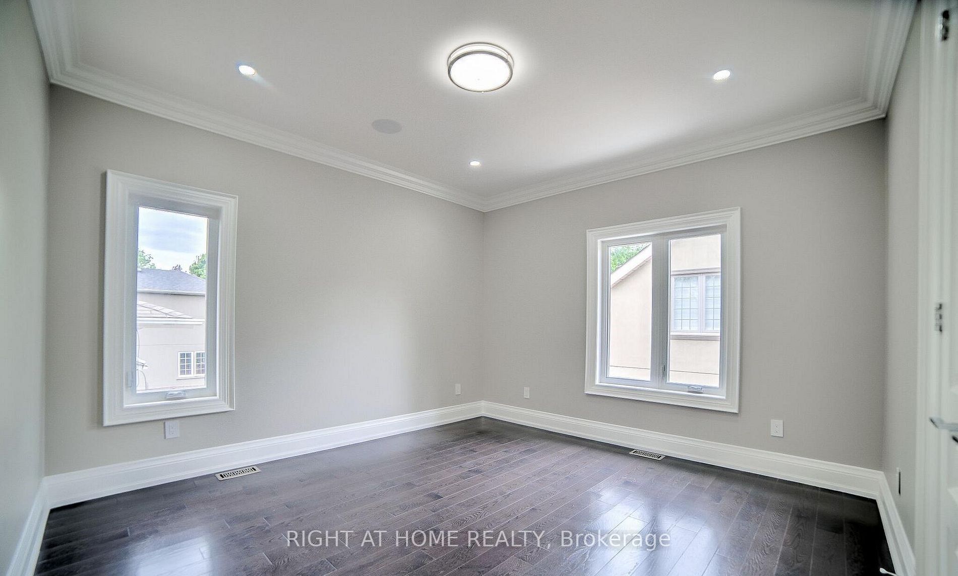 53 Eaglewood Boulevard Property Photo 15