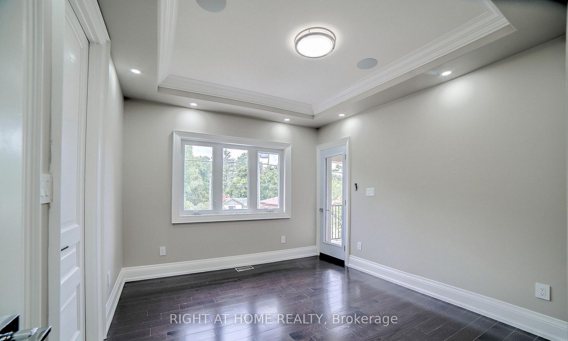 53 Eaglewood Boulevard Property Photo 17