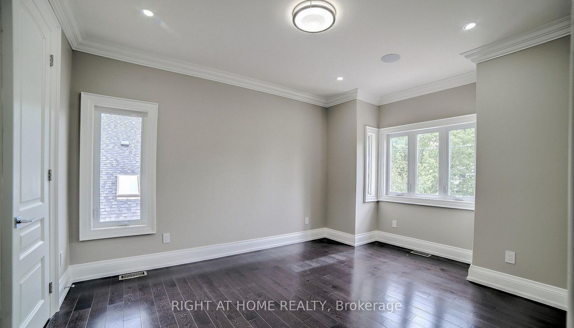 53 Eaglewood Boulevard Property Photo 18