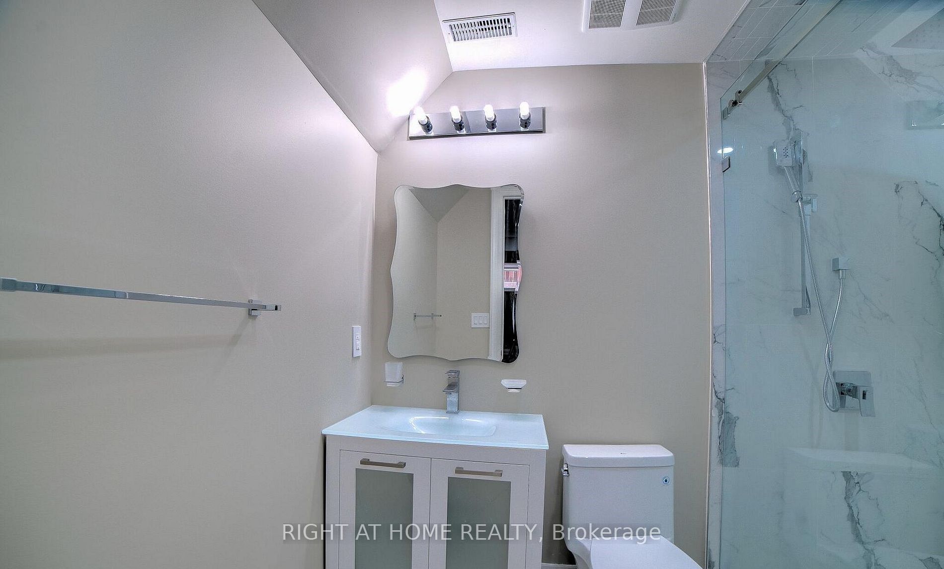 53 Eaglewood Boulevard Property Photo 23