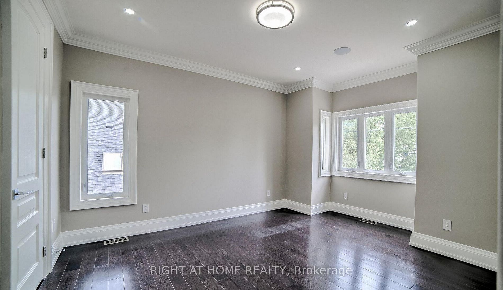 53 Eaglewood Boulevard Property Photo 24