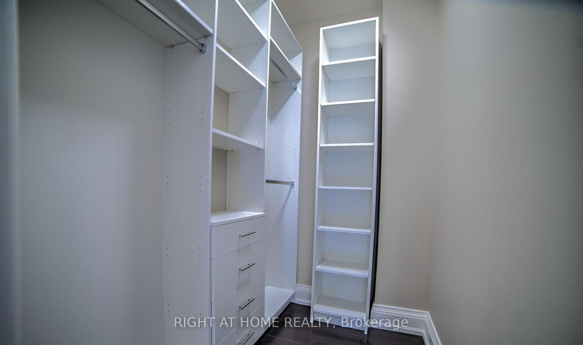 53 Eaglewood Boulevard Property Photo 25
