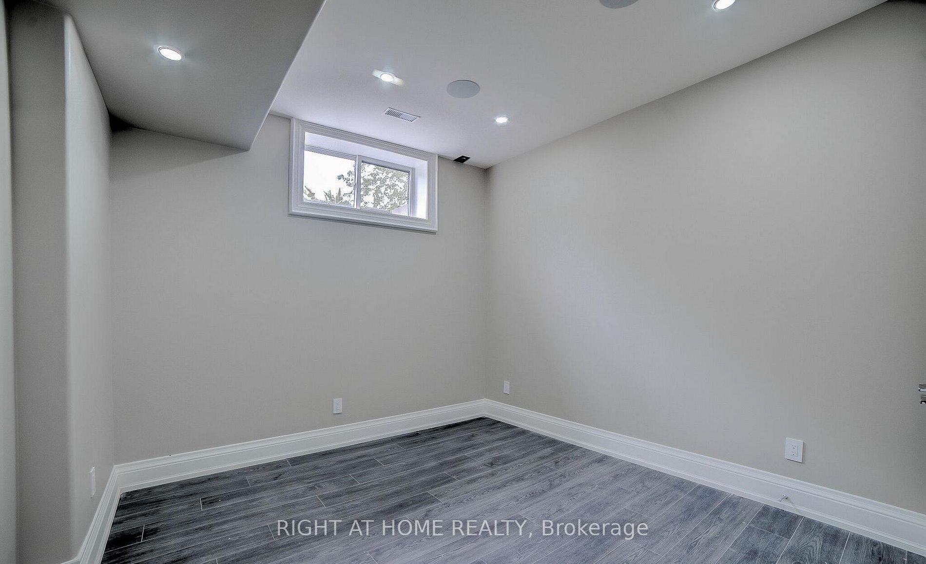 53 Eaglewood Boulevard Property Photo 30