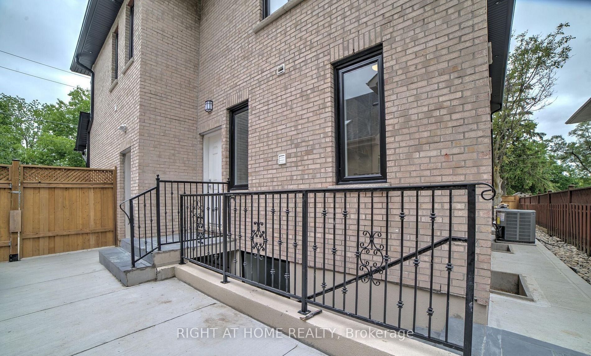 53 Eaglewood Boulevard Property Photo 31
