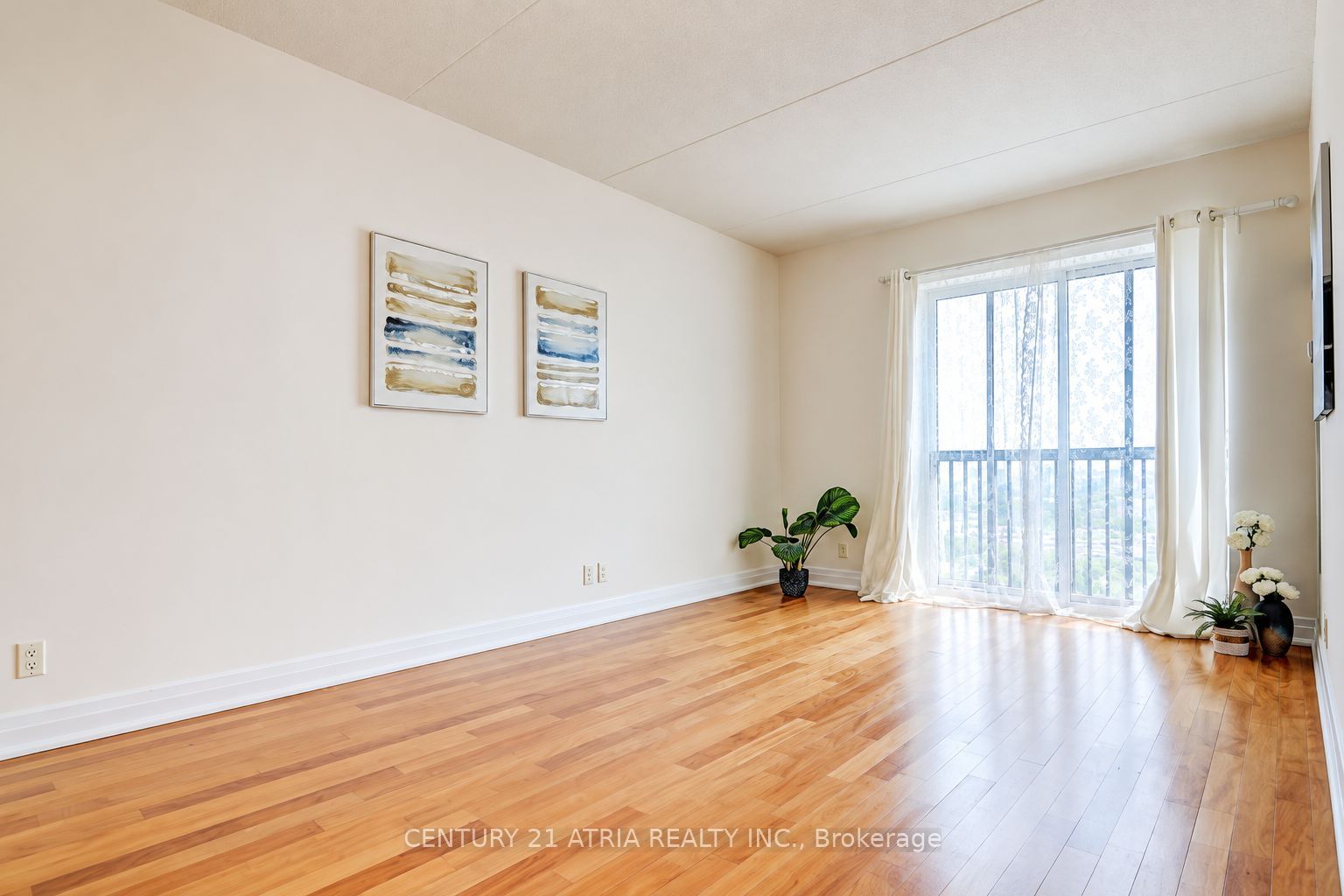 2737 Keele Street 911 Property Photo 6