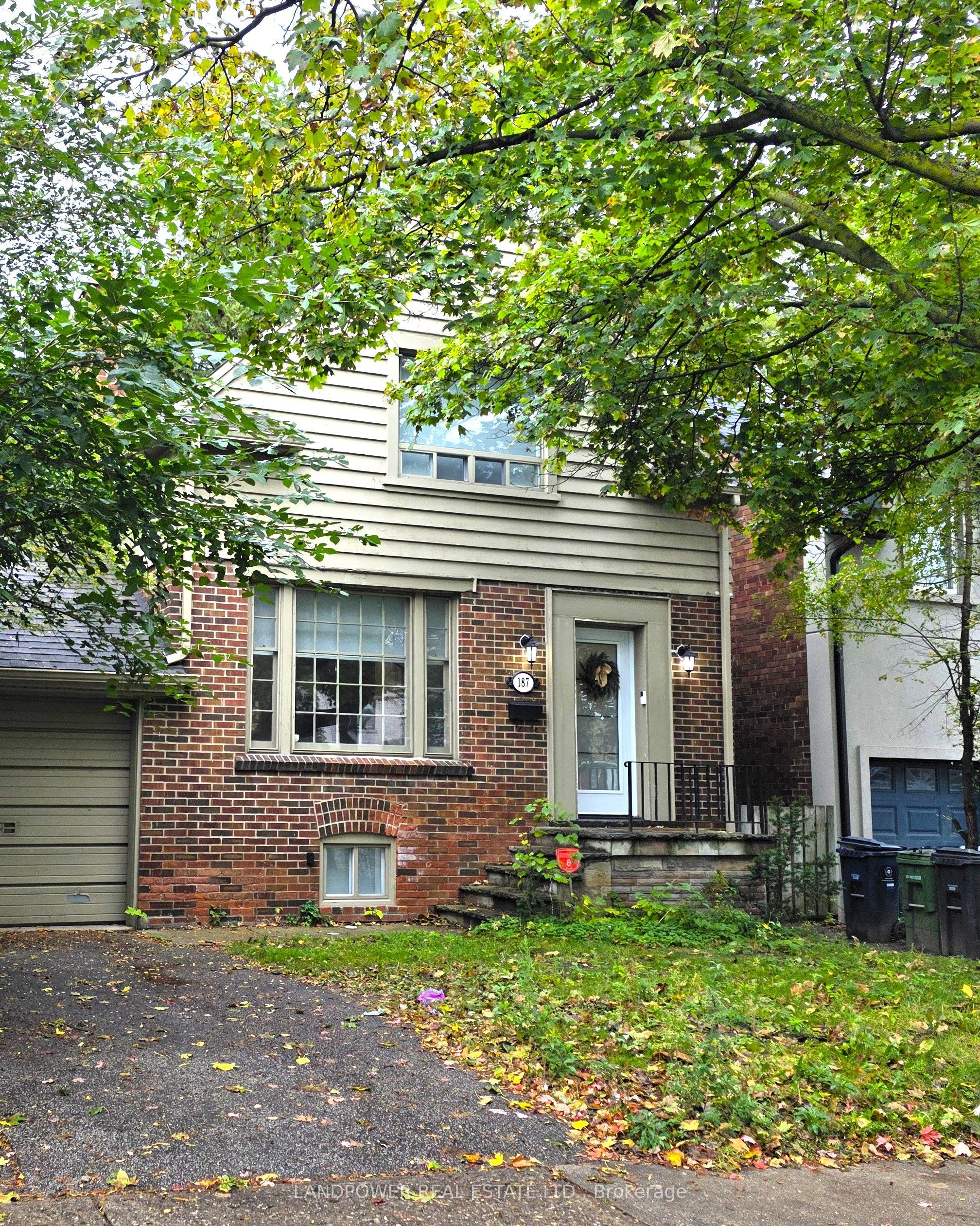 187 Park Lawn Road Property Photo 2