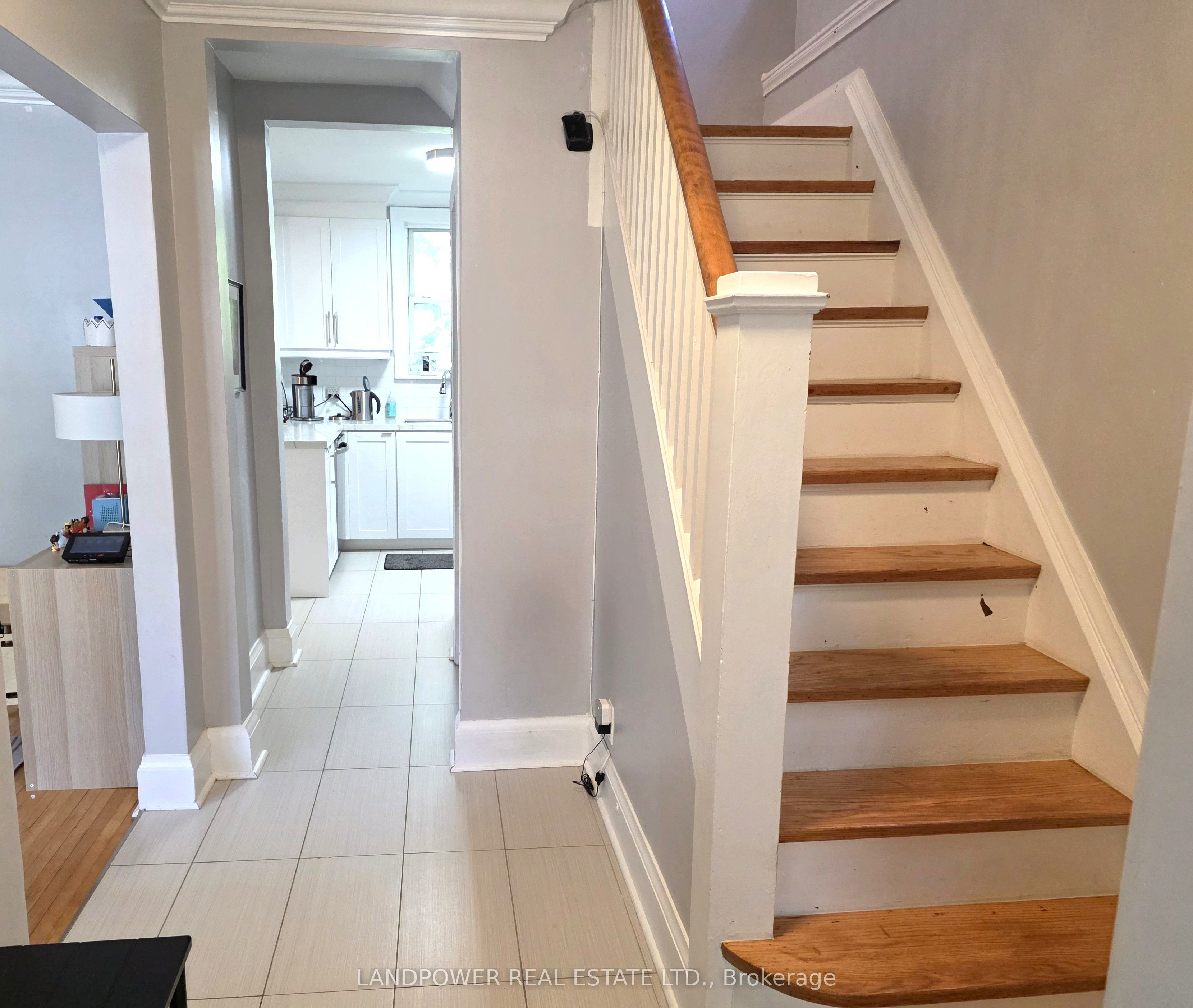 187 Park Lawn Road Property Photo 4