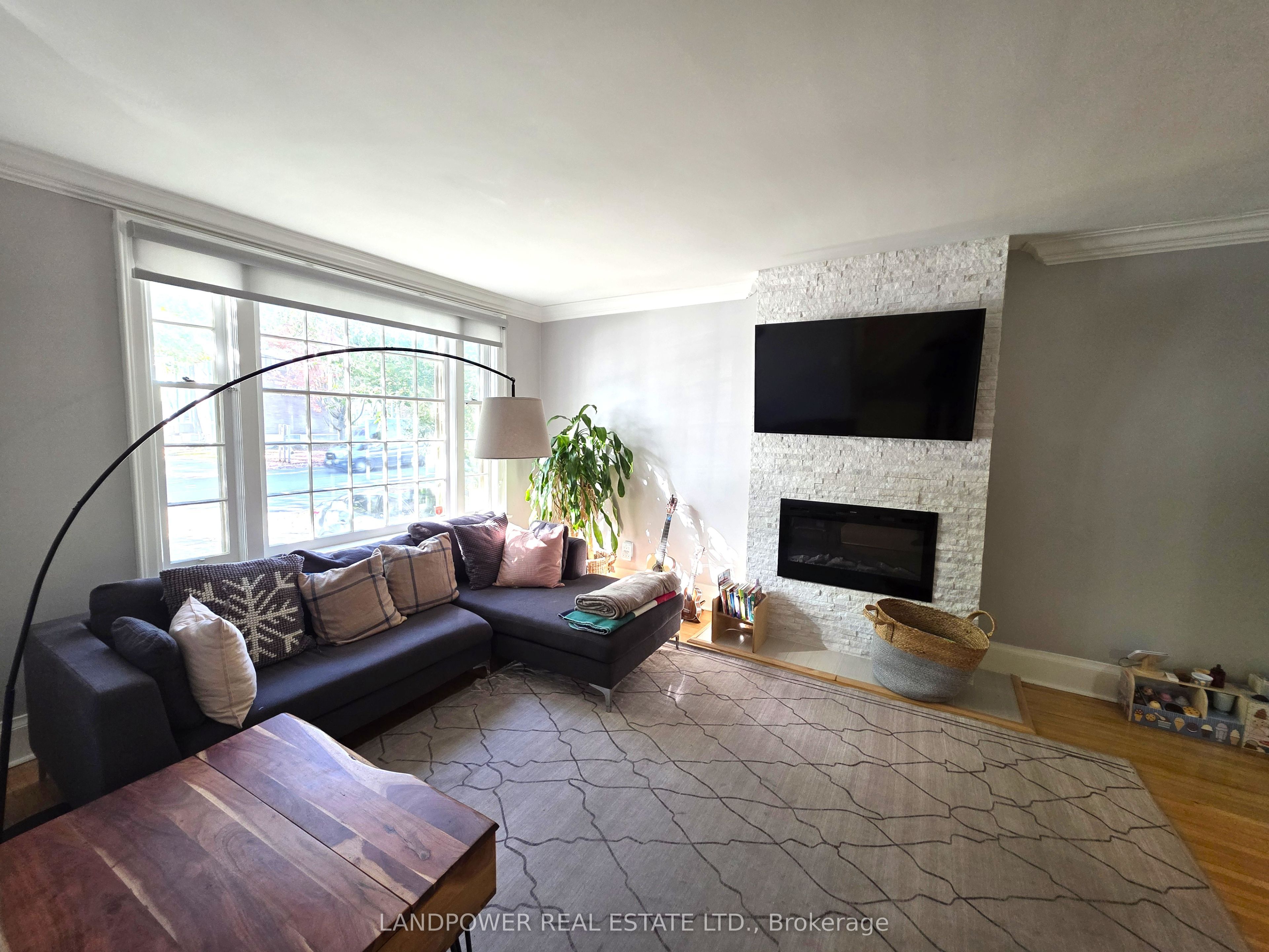 187 Park Lawn Road Property Photo 5