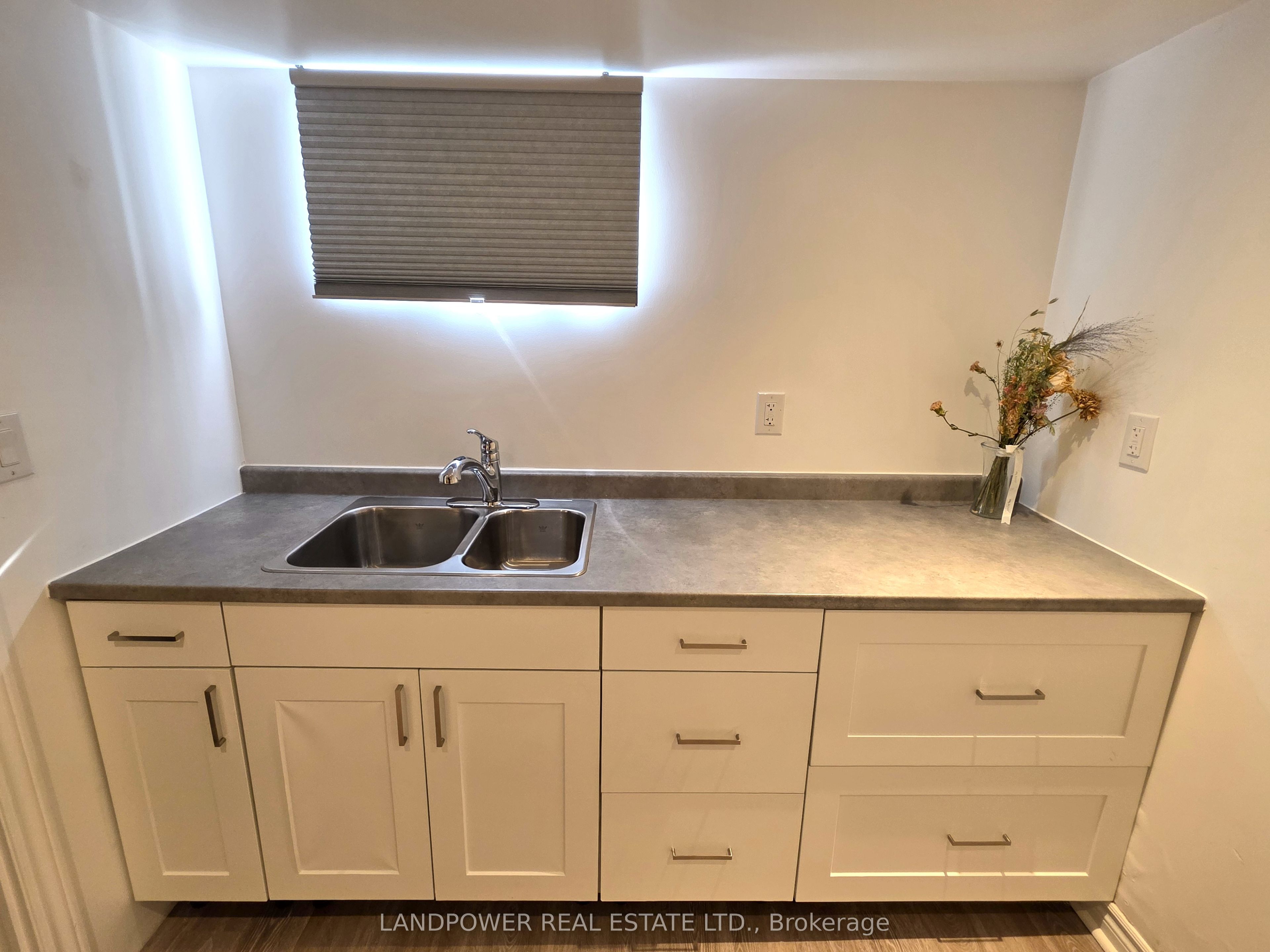 187 Park Lawn Road Property Photo 32