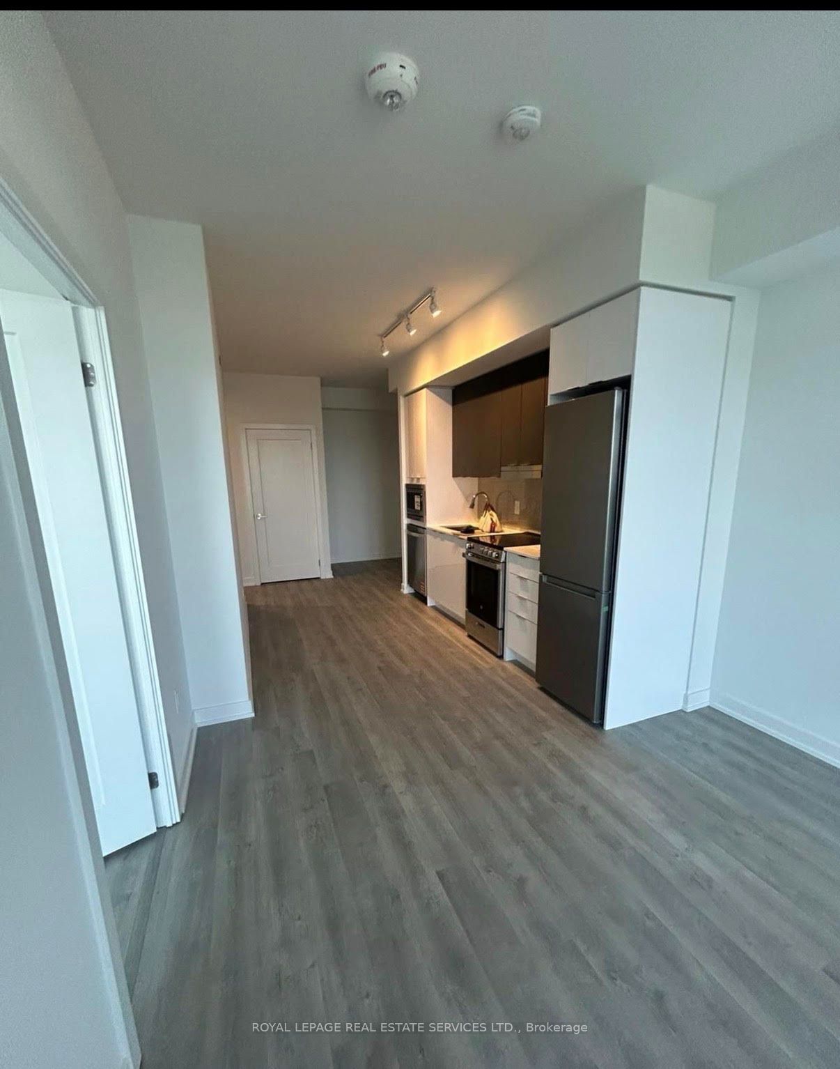 5105 Hurontario Street 2301 Property Photo 5