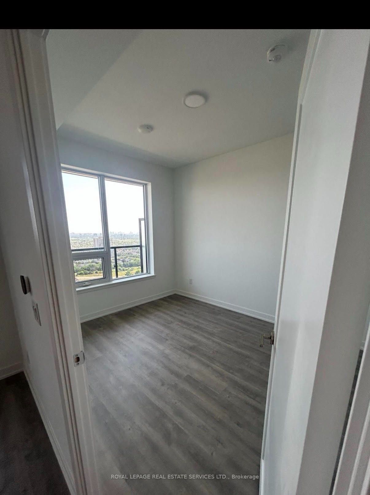 5105 Hurontario Street 2301 Property Photo 6