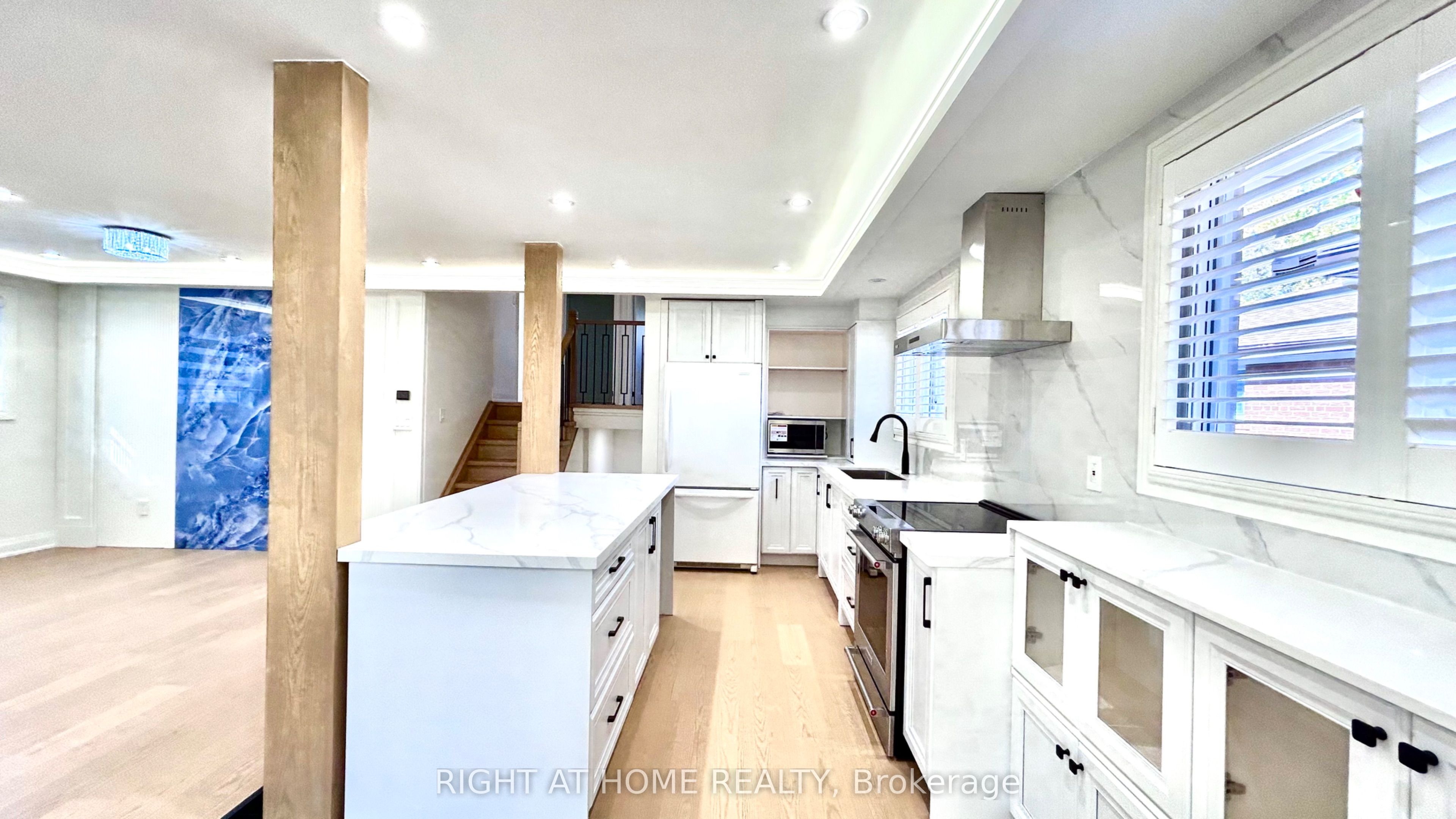 575 Eversley Drive Property Photo 7