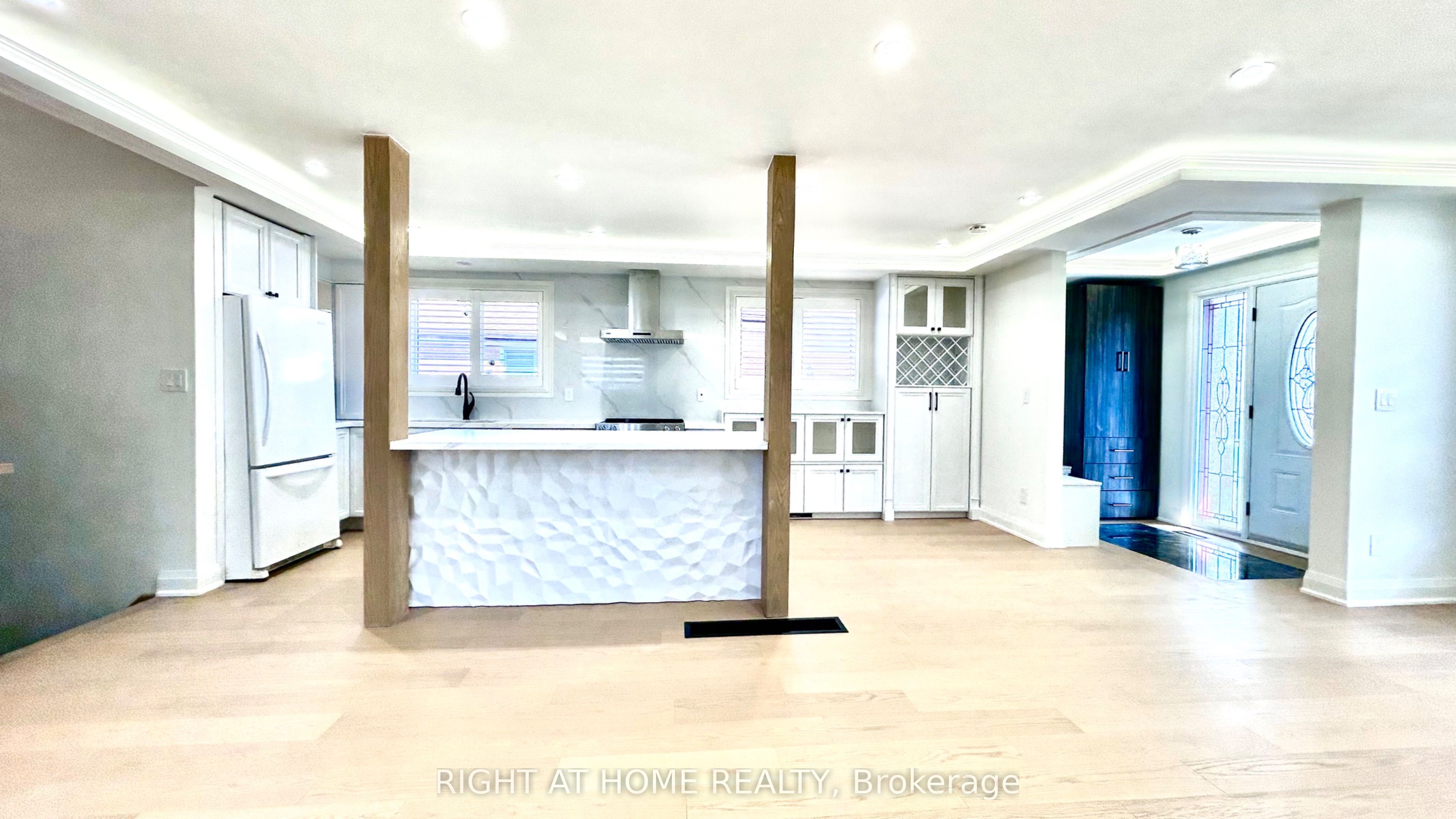 575 Eversley Drive Property Photo 8