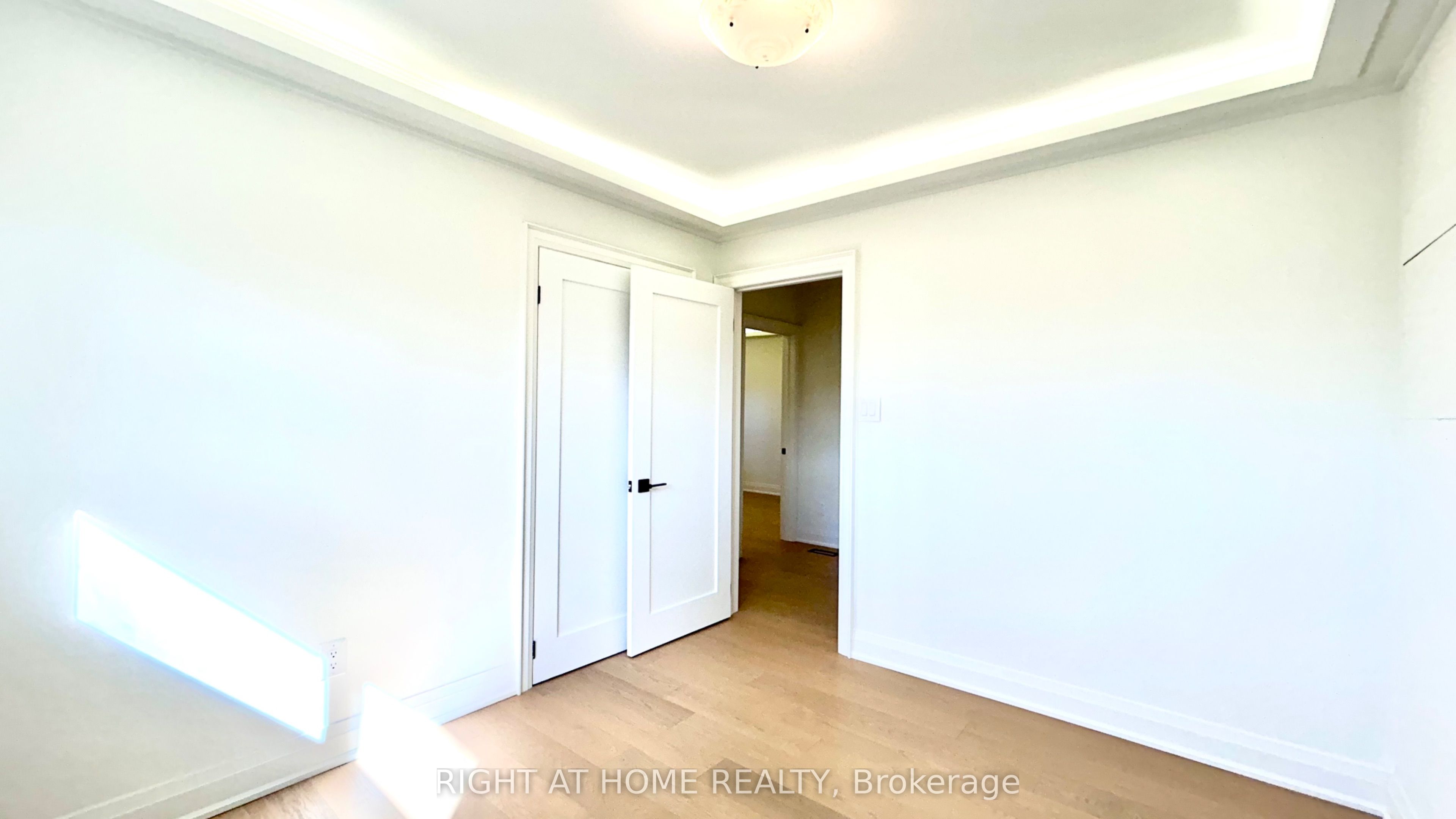575 Eversley Drive Property Photo 17