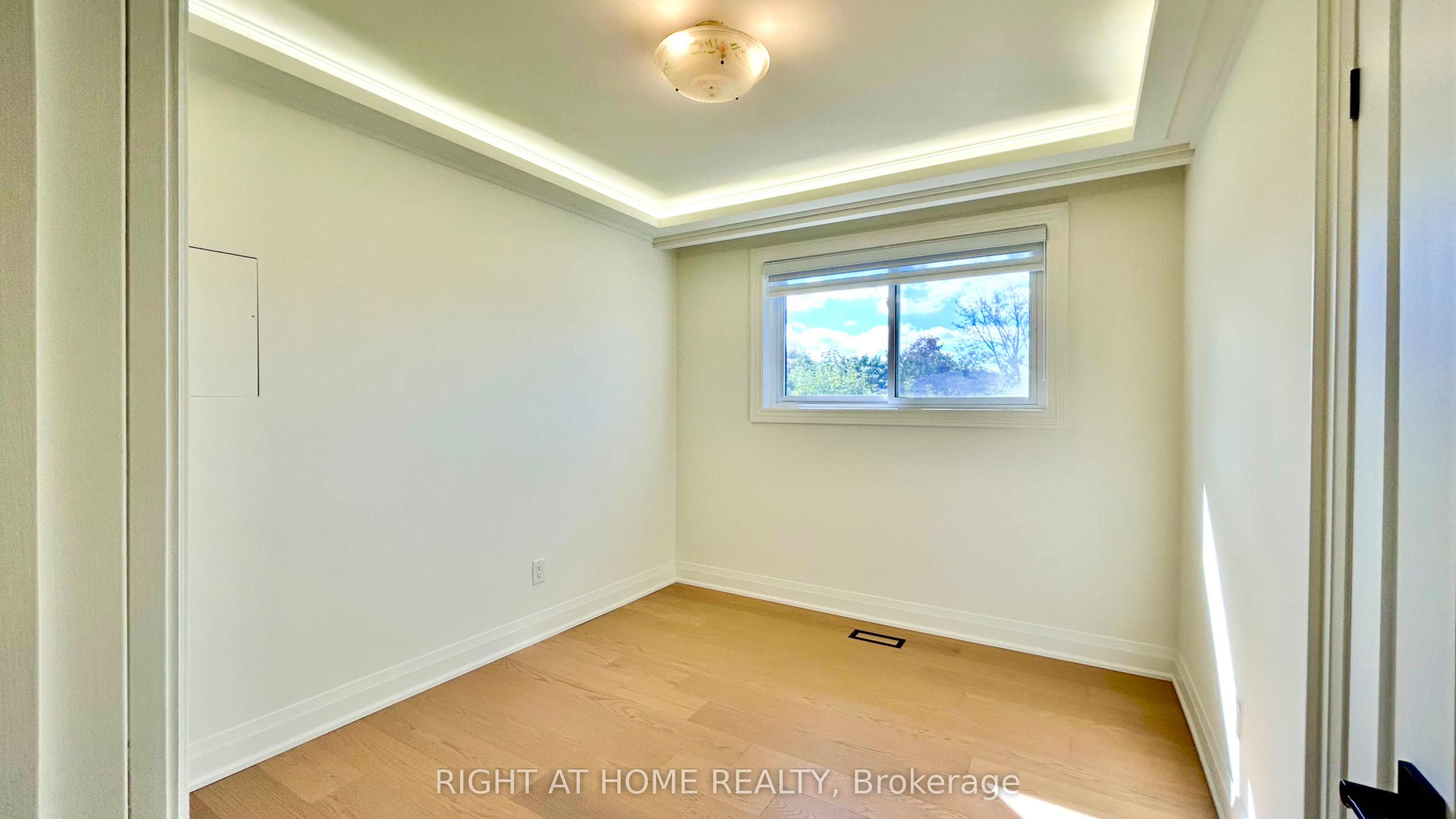 575 Eversley Drive Property Photo 18