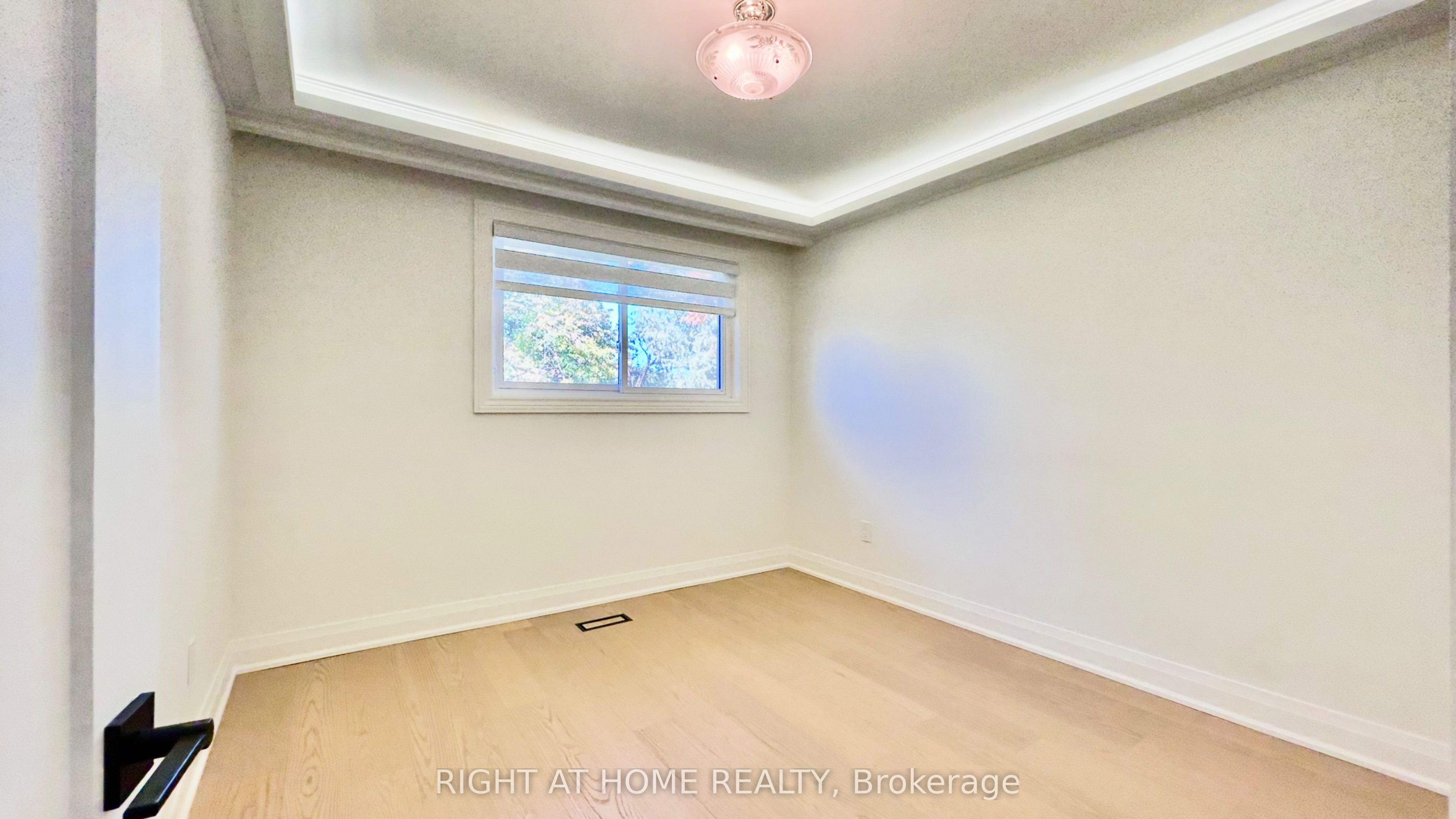 575 Eversley Drive Property Photo 22