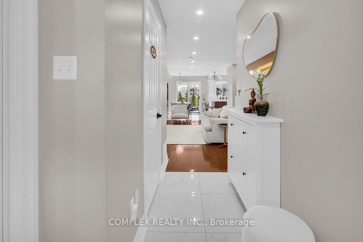 4417 Vallence Drive Property Photo 3