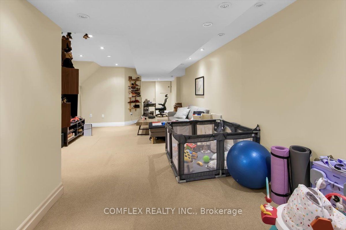 4417 Vallence Drive Property Photo 36
