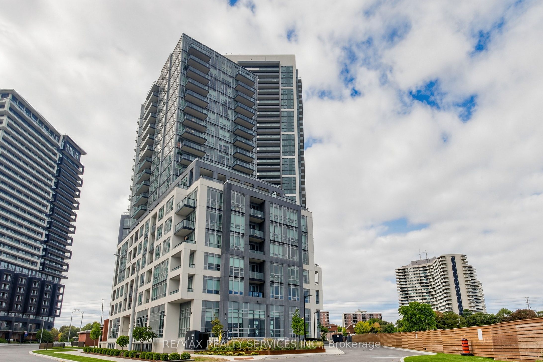 209 Steeles Avenue W 2904 Property Photo 1