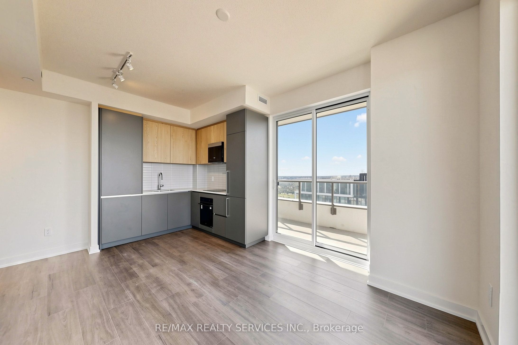 209 Steeles Avenue W 2904 Property Photo 1
