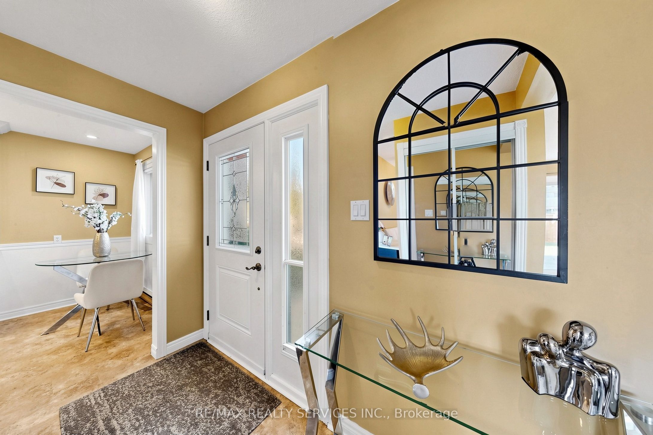 25 Jennifer Square Property Photo 6