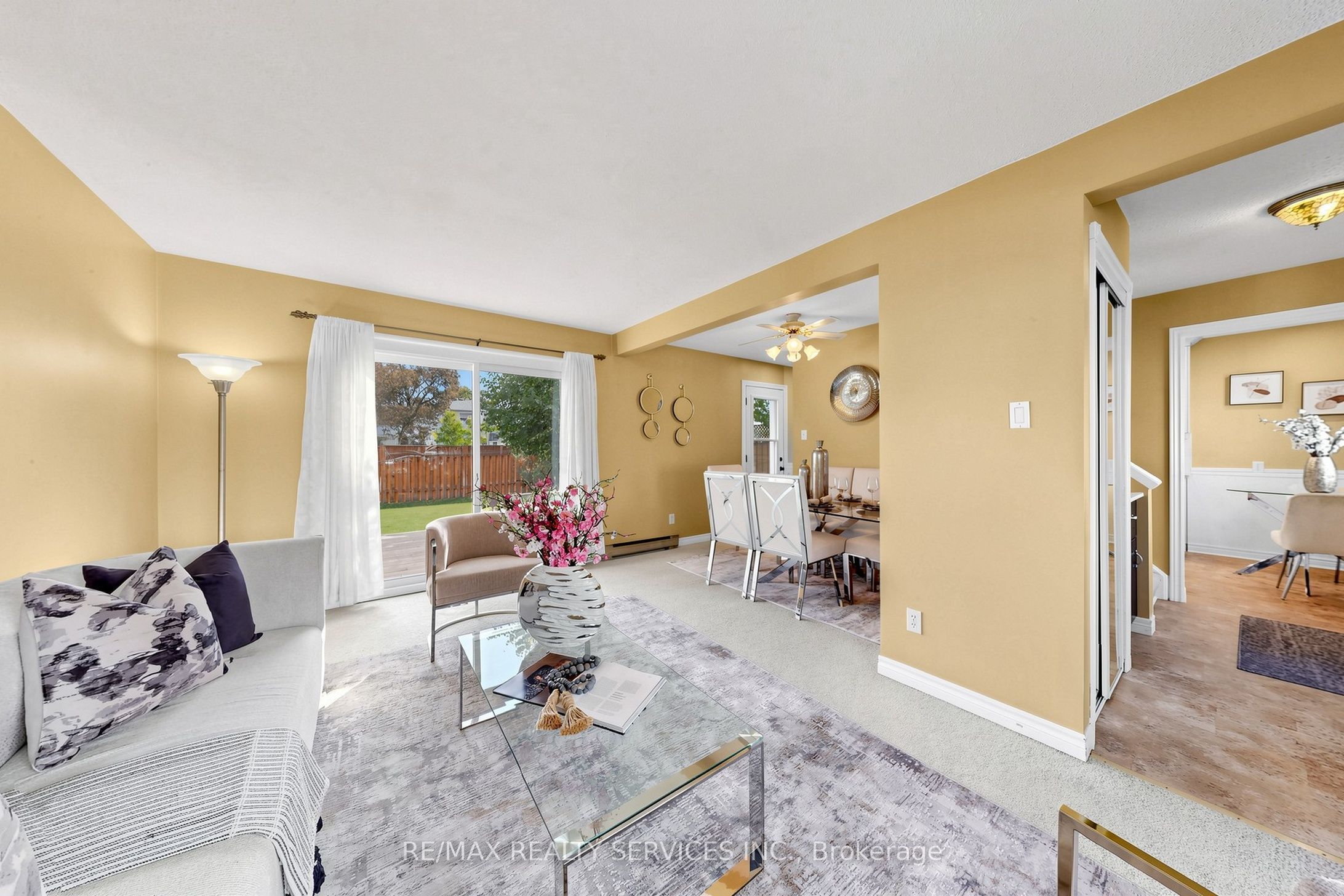 25 Jennifer Square Property Photo 11
