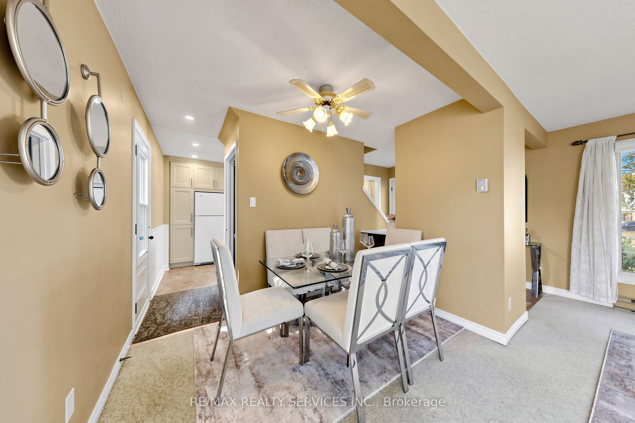 25 Jennifer Square Property Photo 12
