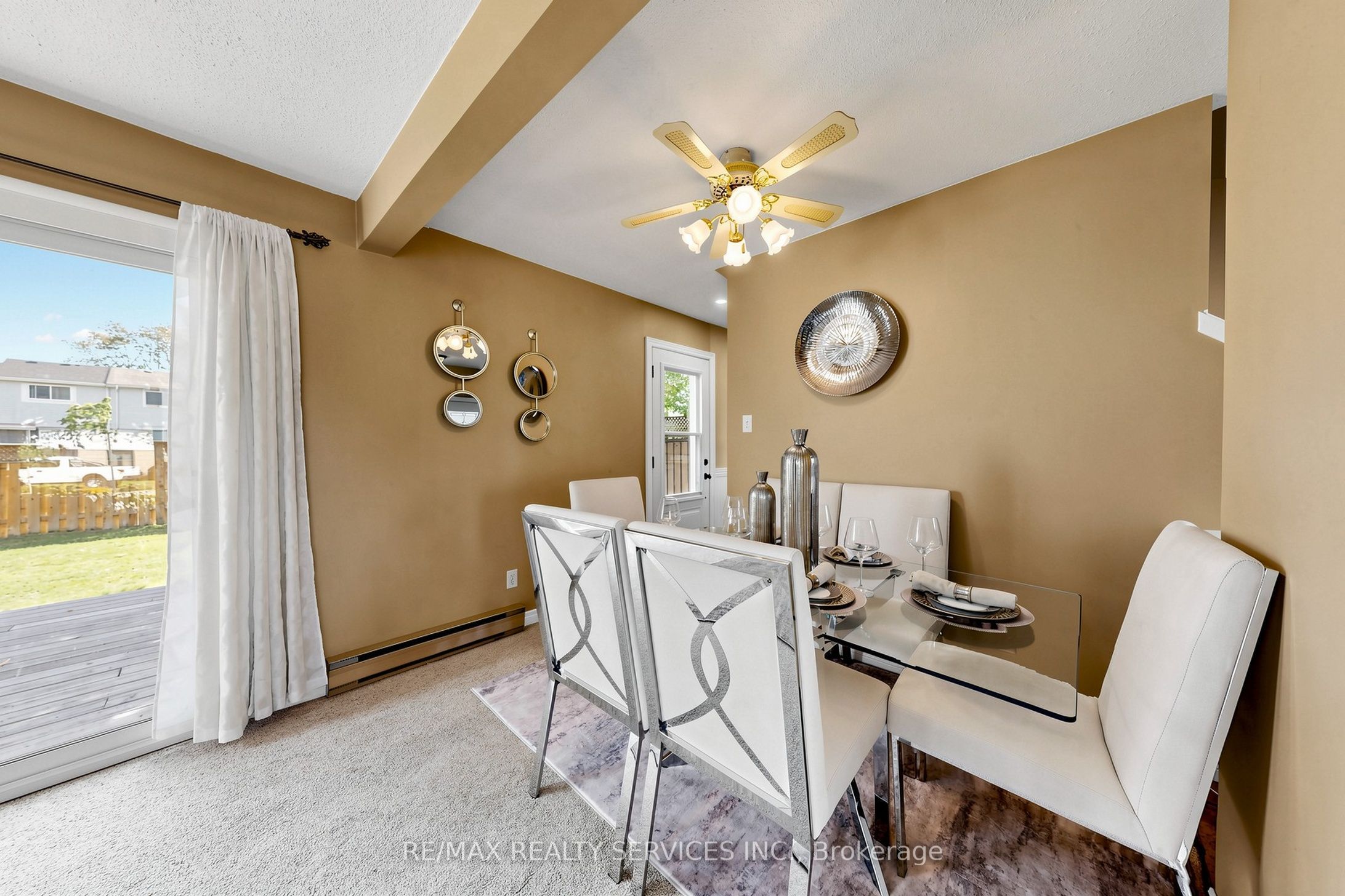 25 Jennifer Square Property Photo 13