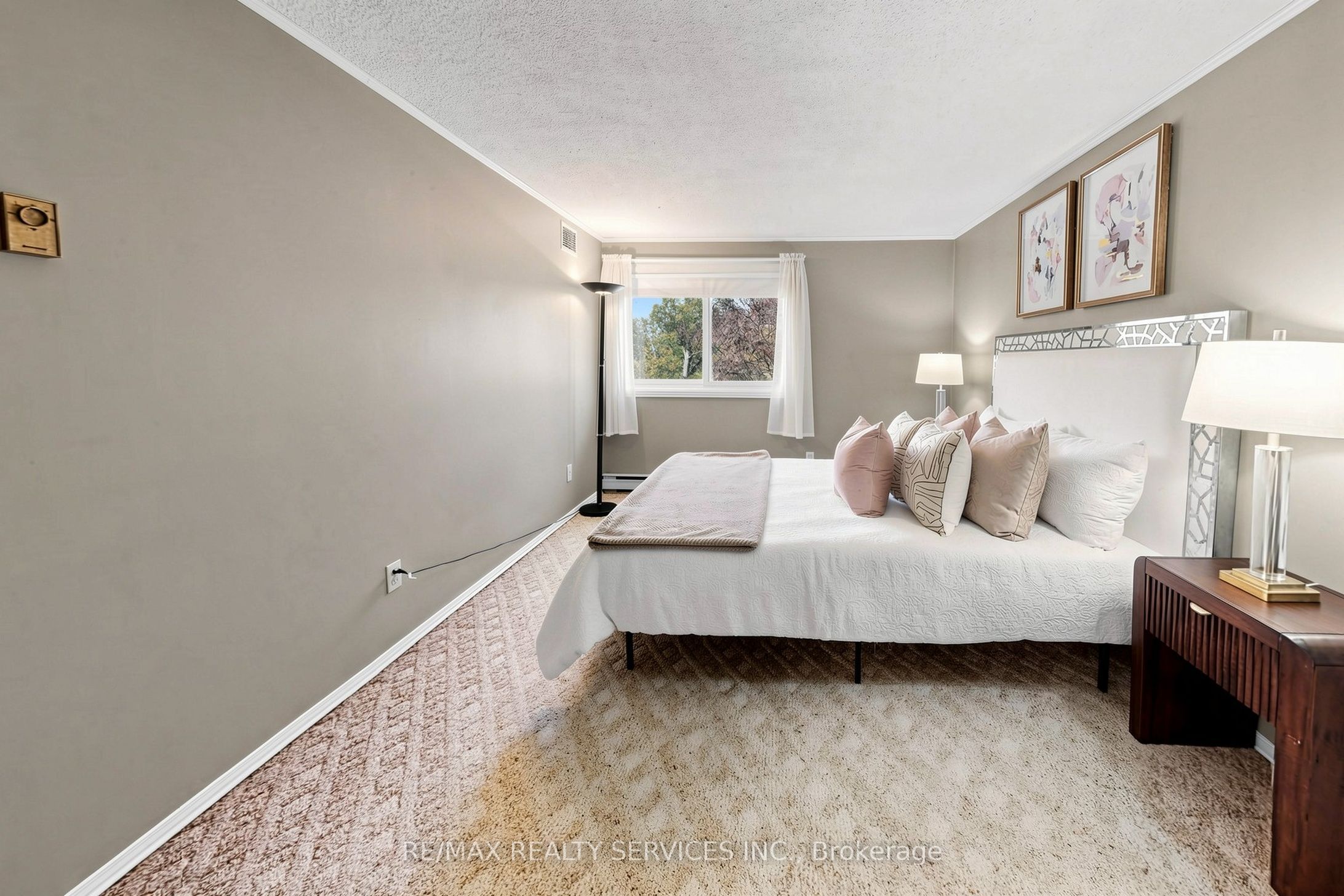25 Jennifer Square Property Photo 25