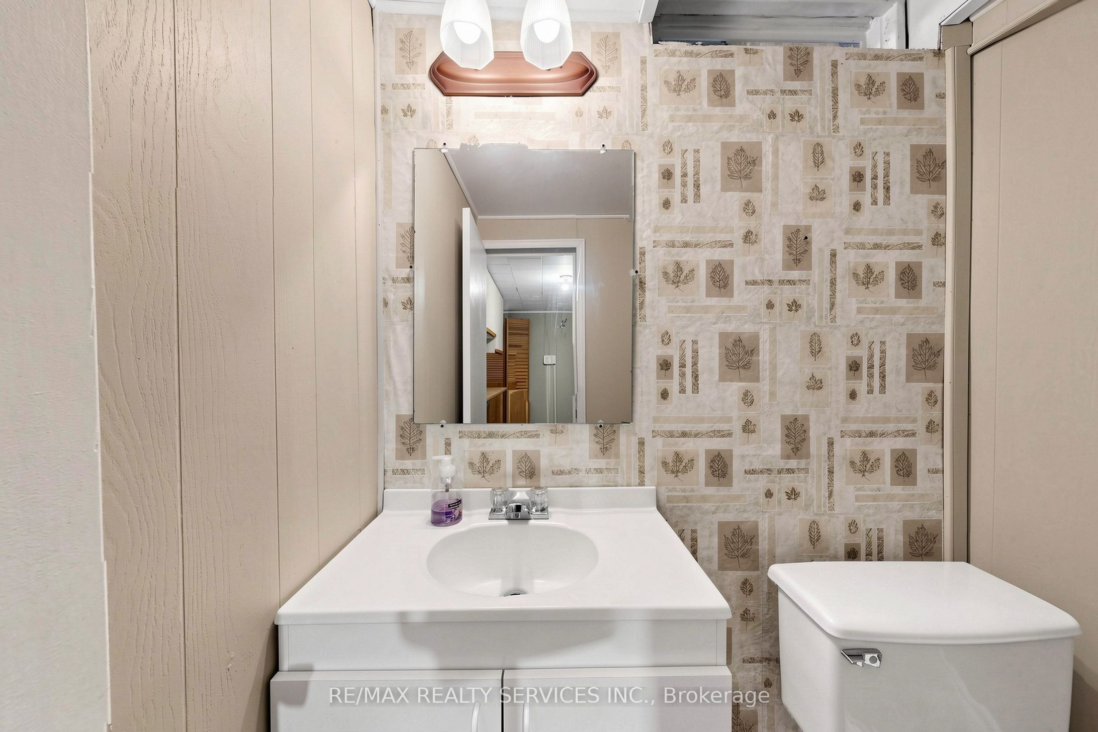 25 Jennifer Square Property Photo 37