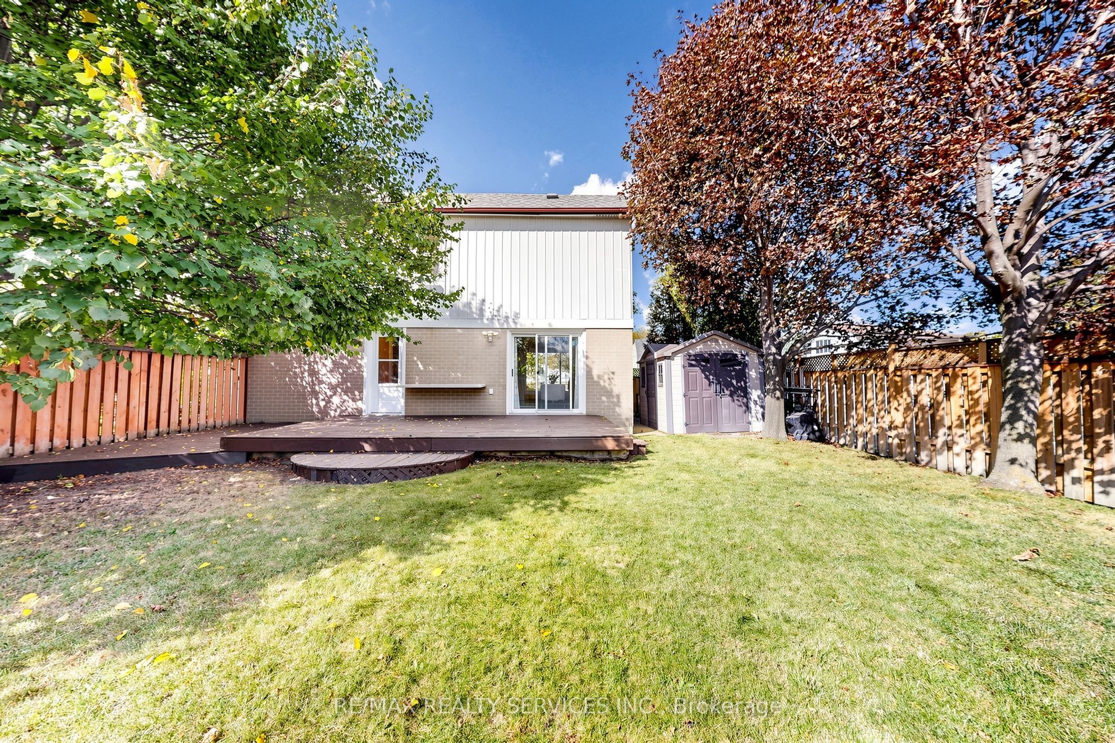 25 Jennifer Square Property Photo 40