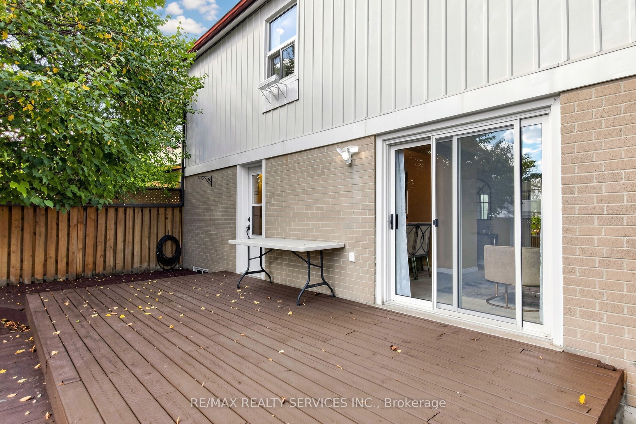 25 Jennifer Square Property Photo 42