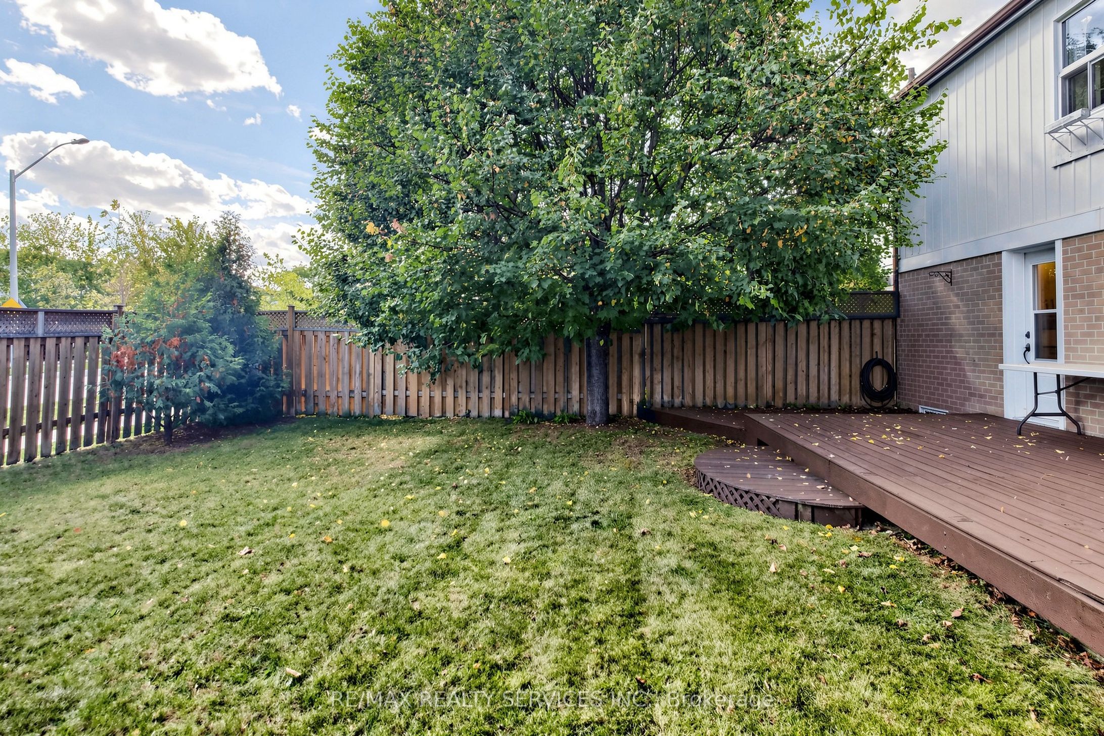 25 Jennifer Square Property Photo 44
