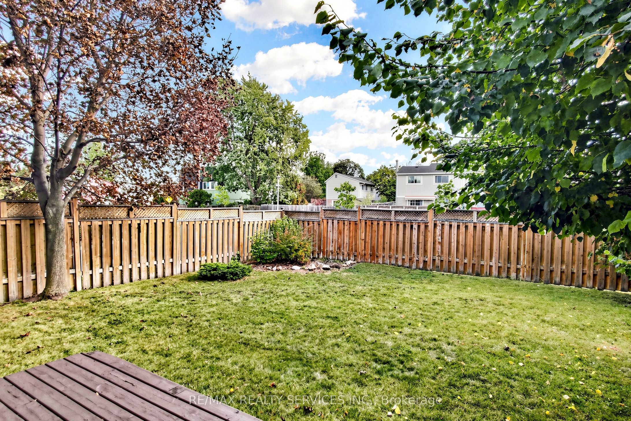 25 Jennifer Square Property Photo 45