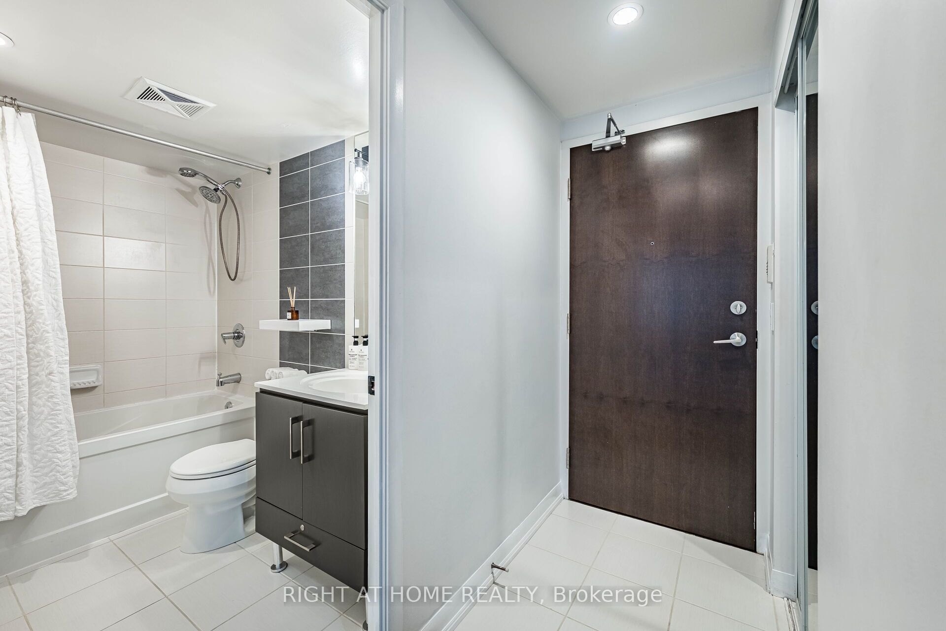 205 Sherway Gardens Road 1211 Property Photo 8