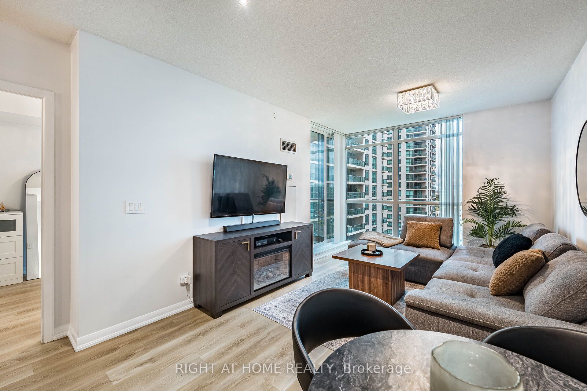 205 Sherway Gardens Road 1211 Property Photo 15