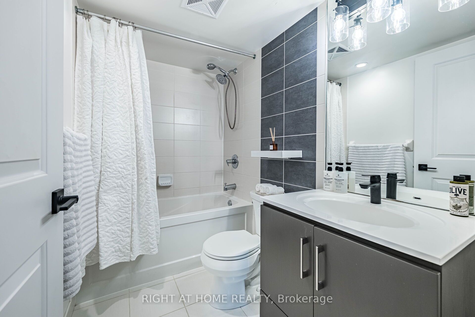 205 Sherway Gardens Road 1211 Property Photo 24